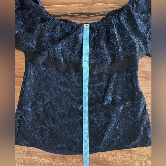 White House Black Market Blouse - Picture 10 of 16